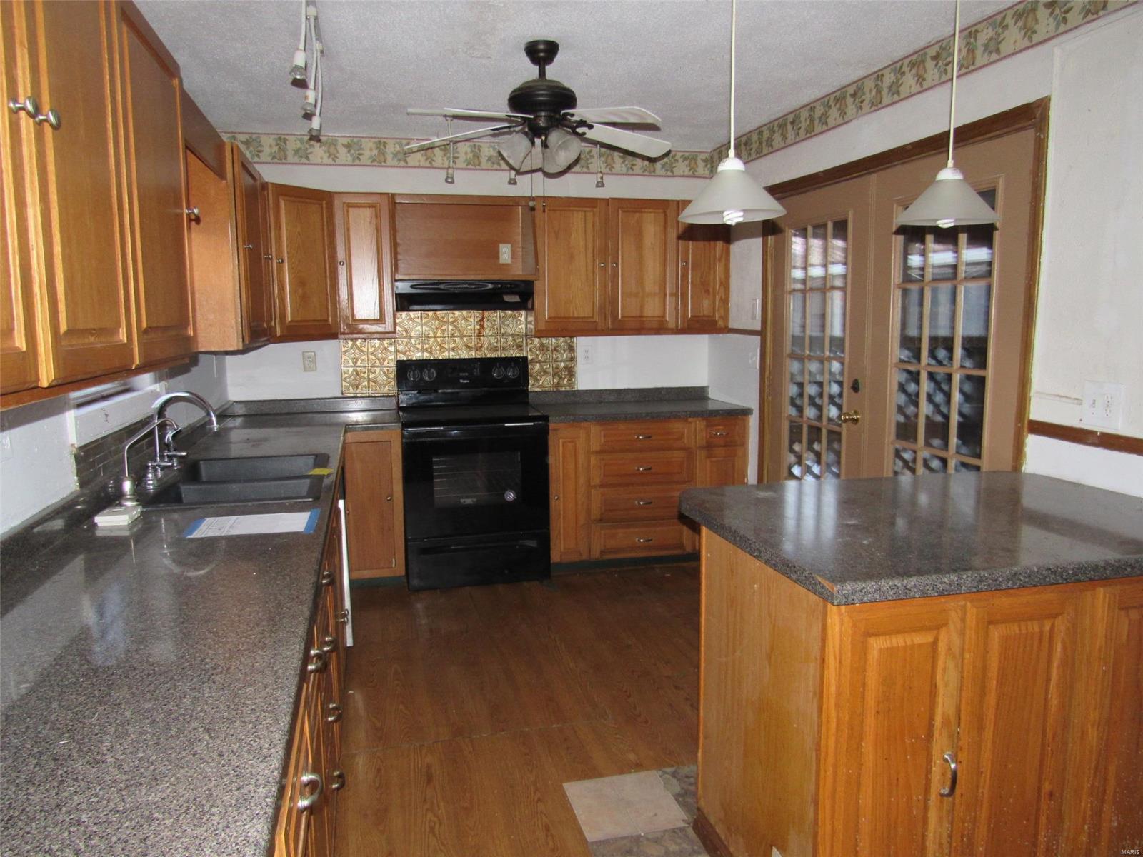 Hannibal, Missouri 63401, United States, 2 Bedrooms Bedrooms, ,2 BathroomsBathrooms,Residential,Active,89557