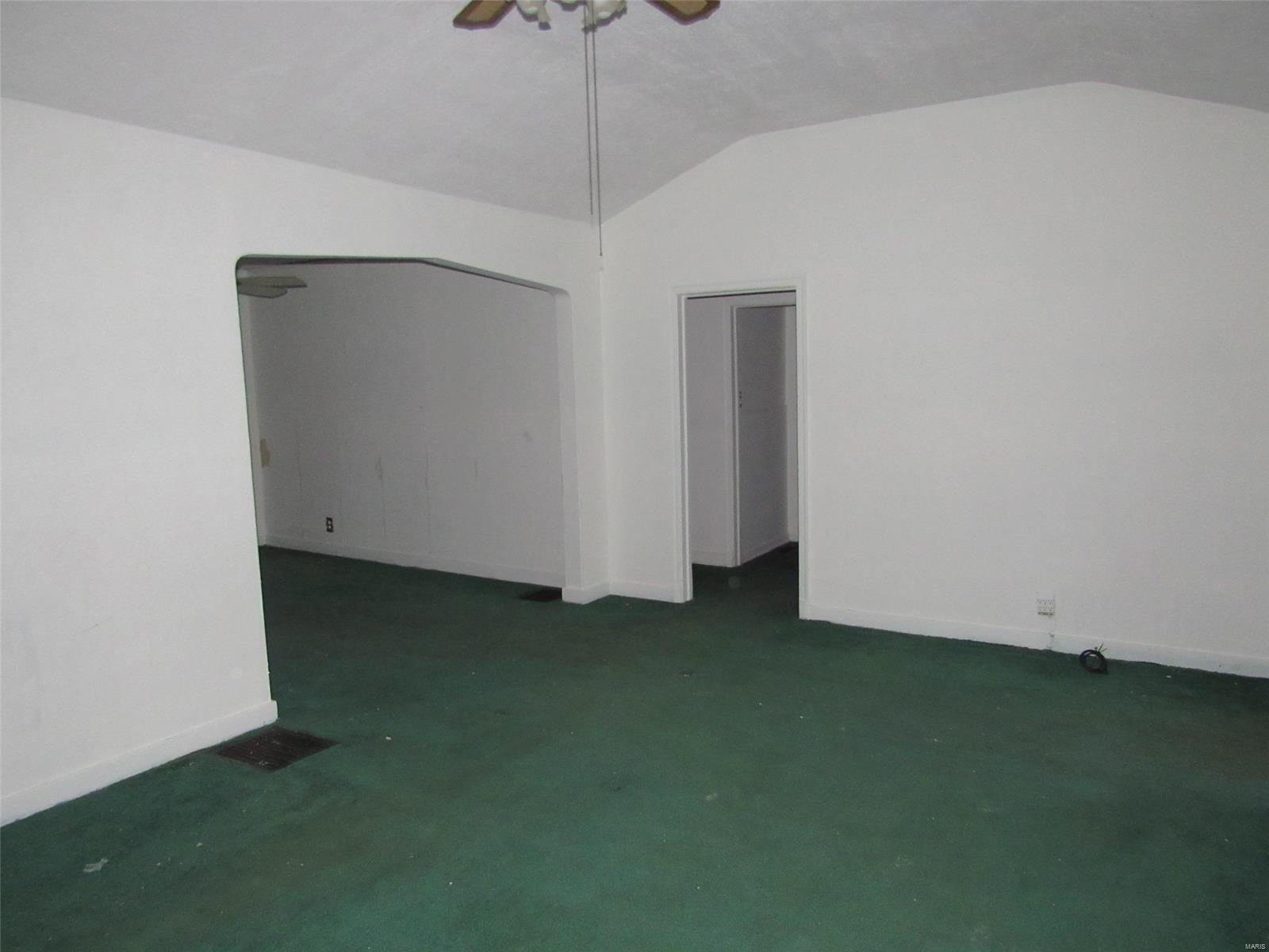 Hannibal, Missouri 63401, United States, 2 Bedrooms Bedrooms, ,2 BathroomsBathrooms,Residential,Active,89557
