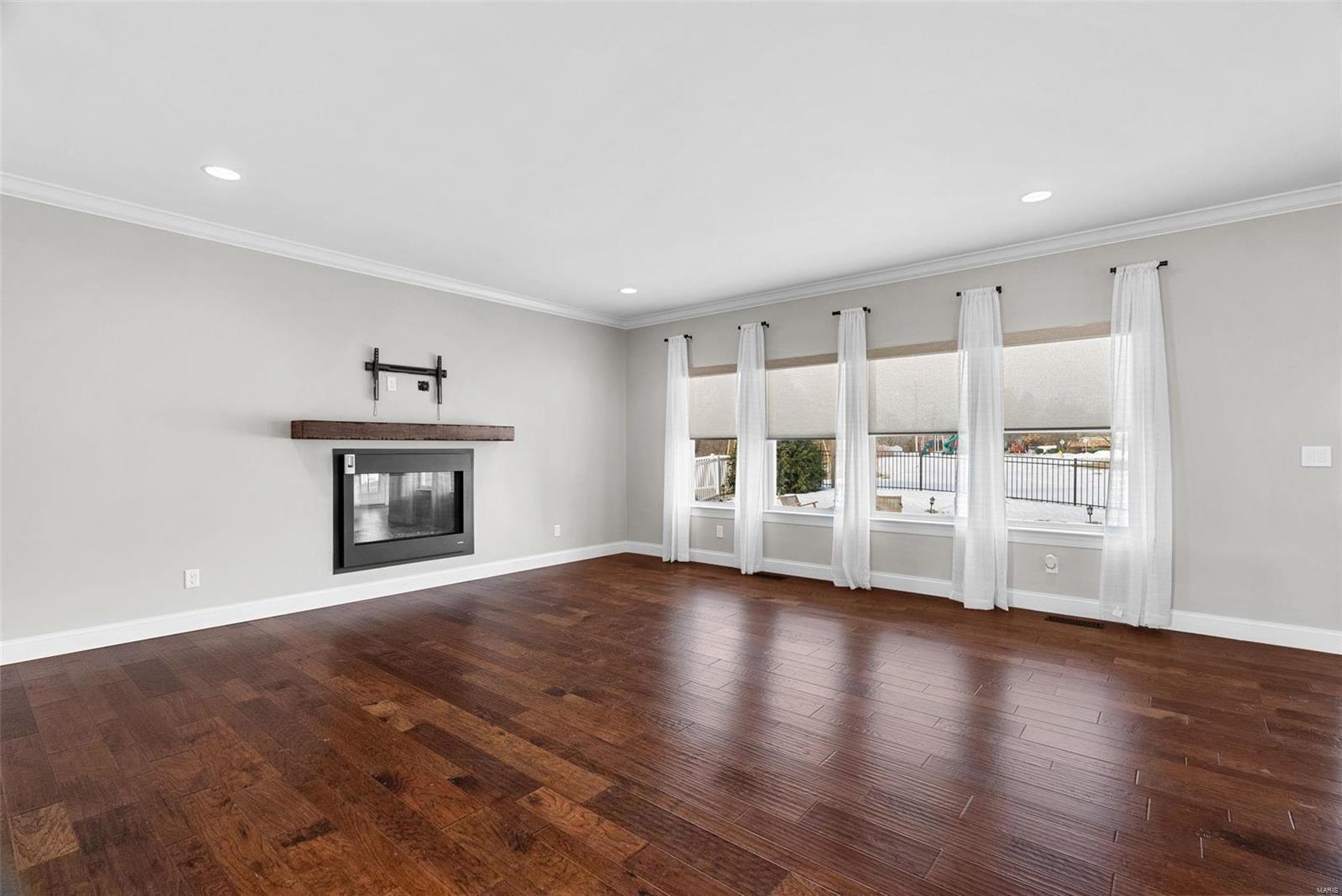 Wentzville, Missouri 63385, United States, 4 Bedrooms Bedrooms, ,3 BathroomsBathrooms,Residential,Pending,27319