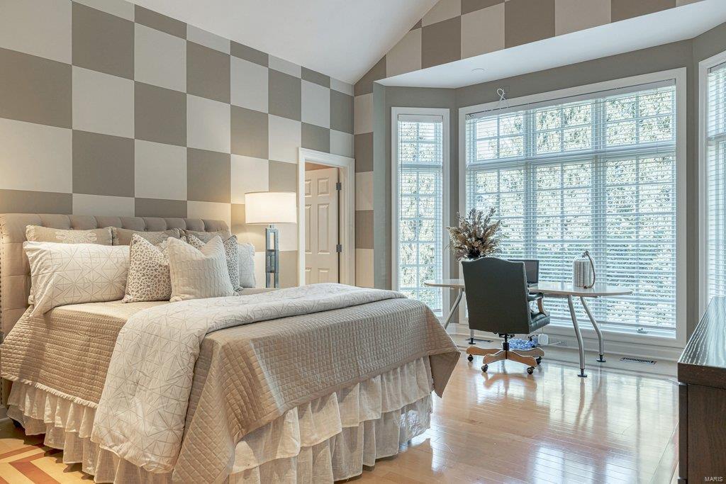 Whitmoor Upper Rdwy & Esmt - Residential