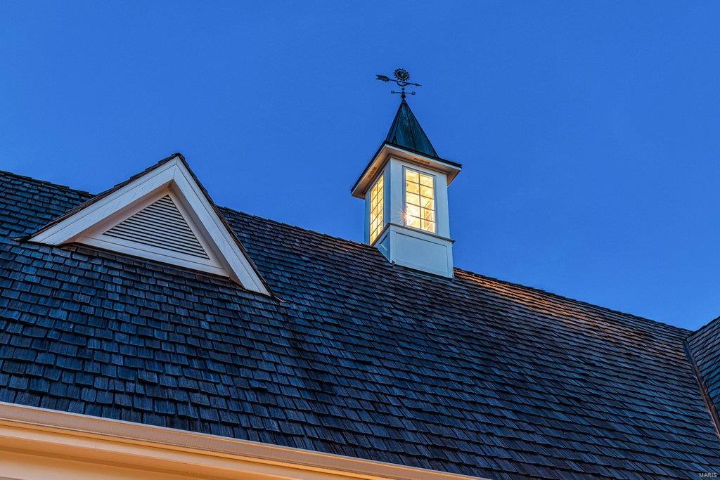 Whitmoor Upper Rdwy & Esmt - Residential