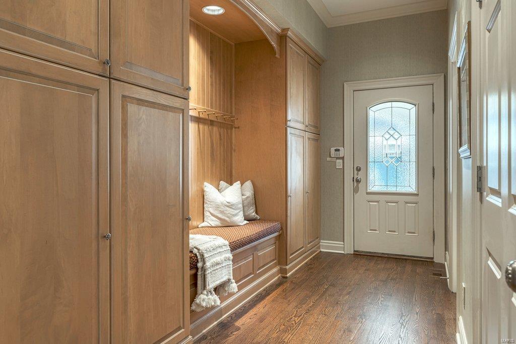 Whitmoor Upper Rdwy & Esmt - Residential