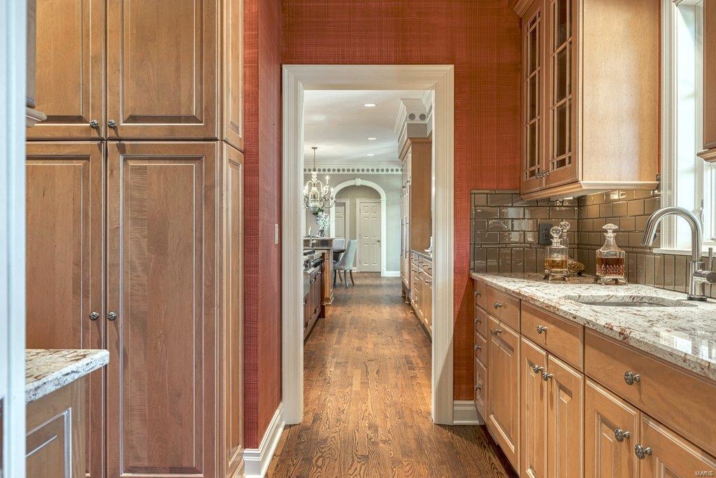 Whitmoor Upper Rdwy & Esmt - Residential