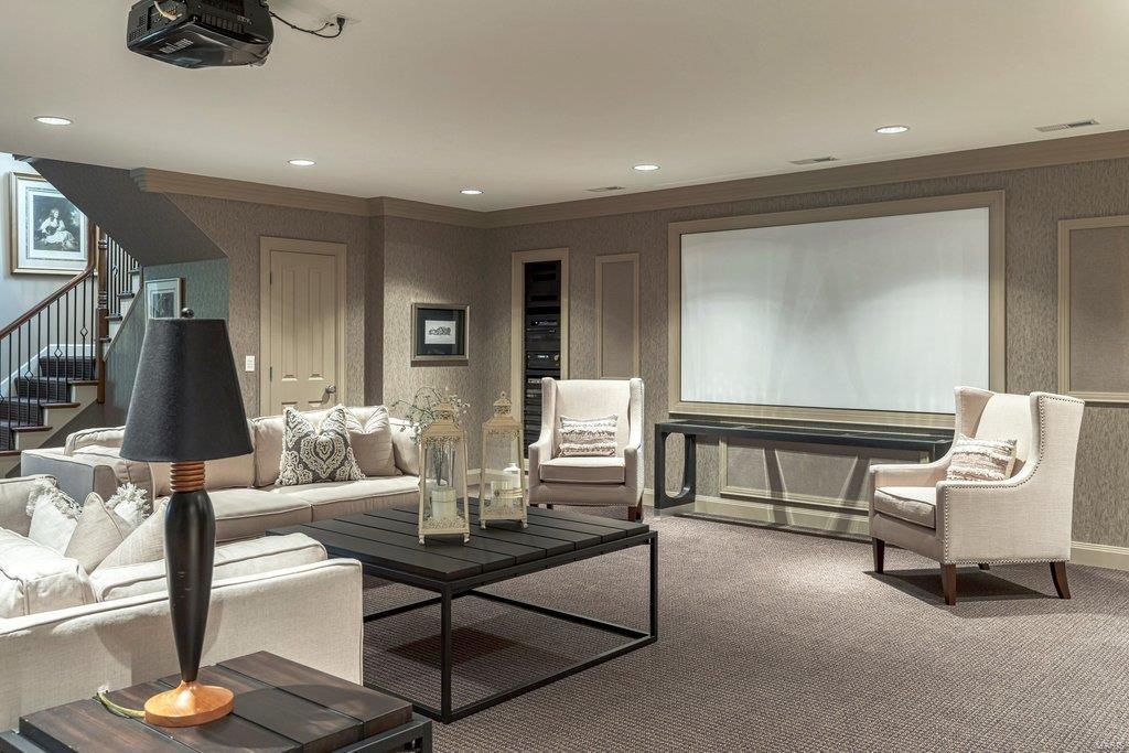 Whitmoor Upper Rdwy & Esmt - Residential