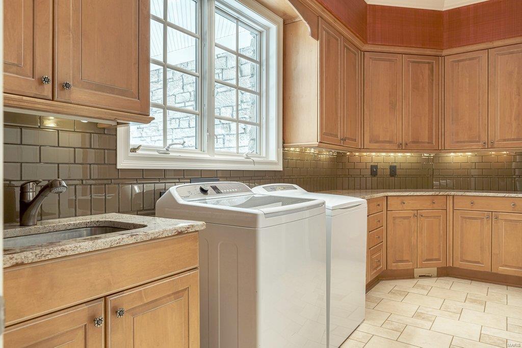 Whitmoor Upper Rdwy & Esmt - Residential