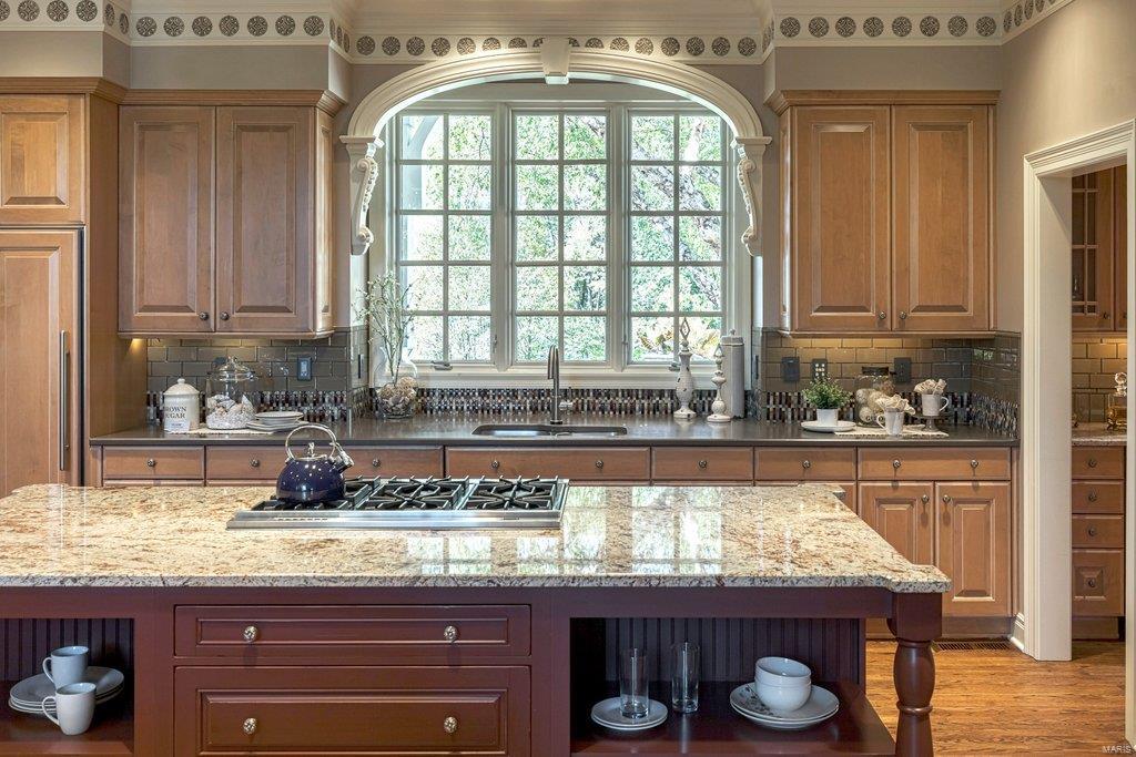 Whitmoor Upper Rdwy & Esmt - Residential