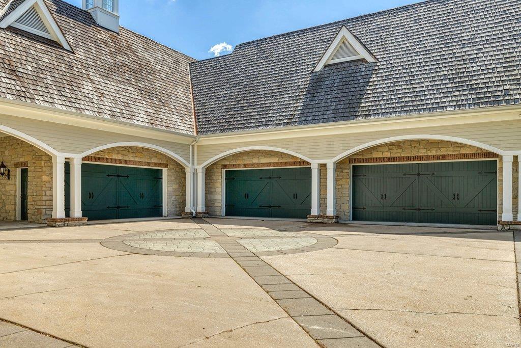 Whitmoor Upper Rdwy & Esmt - Residential