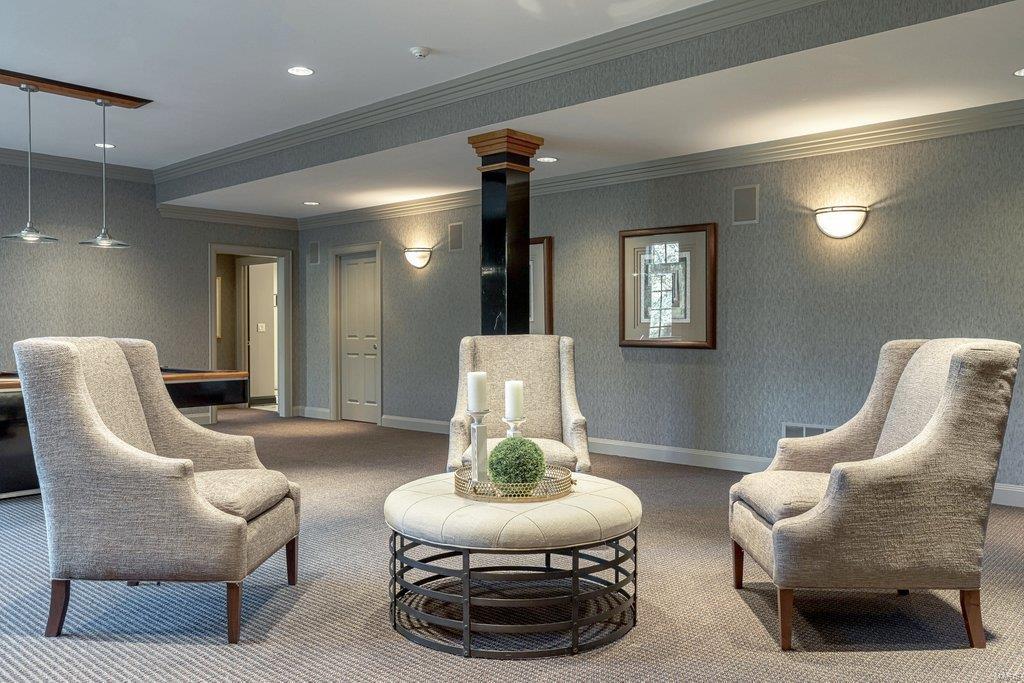 Whitmoor Upper Rdwy & Esmt - Residential