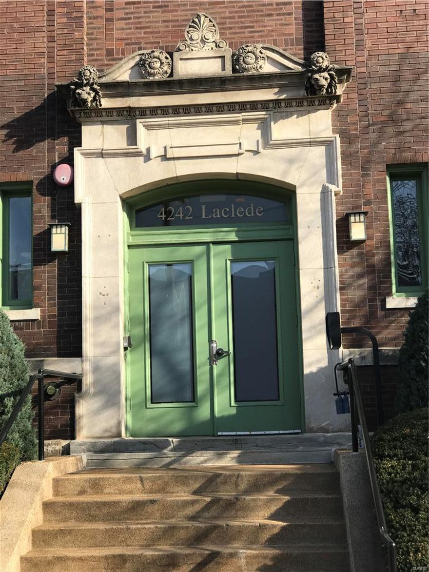 Attractive price adjustment!  Don't miss the opportunity to own this wonderful condo in the Crown Loft!  Great location close to Wash U Med Campus, Cortex, Barnes and Children's Hospital, wonderful restaurants, and much more!  Condo is an open floor plan with main floor master bedroom and second floor loft bedroom. Huge windows let a ton of natural light in.  Original maple floors, kitchen island, granite counter top, and private laundry with washer/dryer. Large pool and common area landscaped courtyard with grills, for your relaxation.  The unit includes 1 covered parking and 1 uncovered parking spot in the secured lot. Location: City