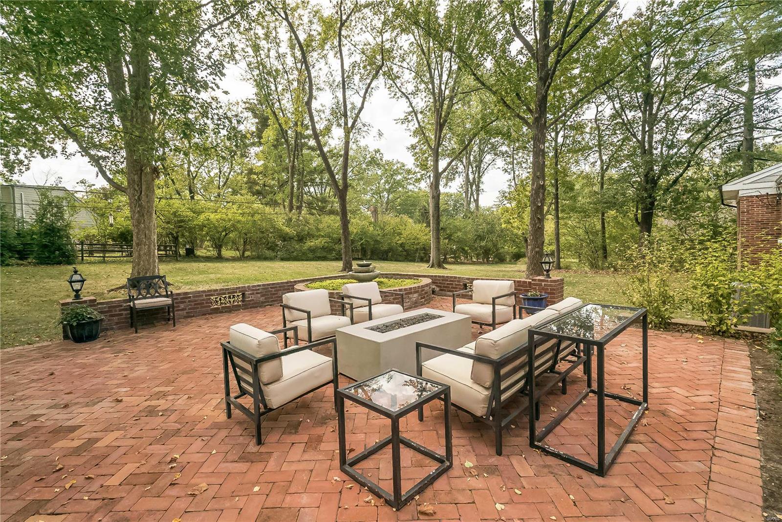 Coach-n-4 - Residential