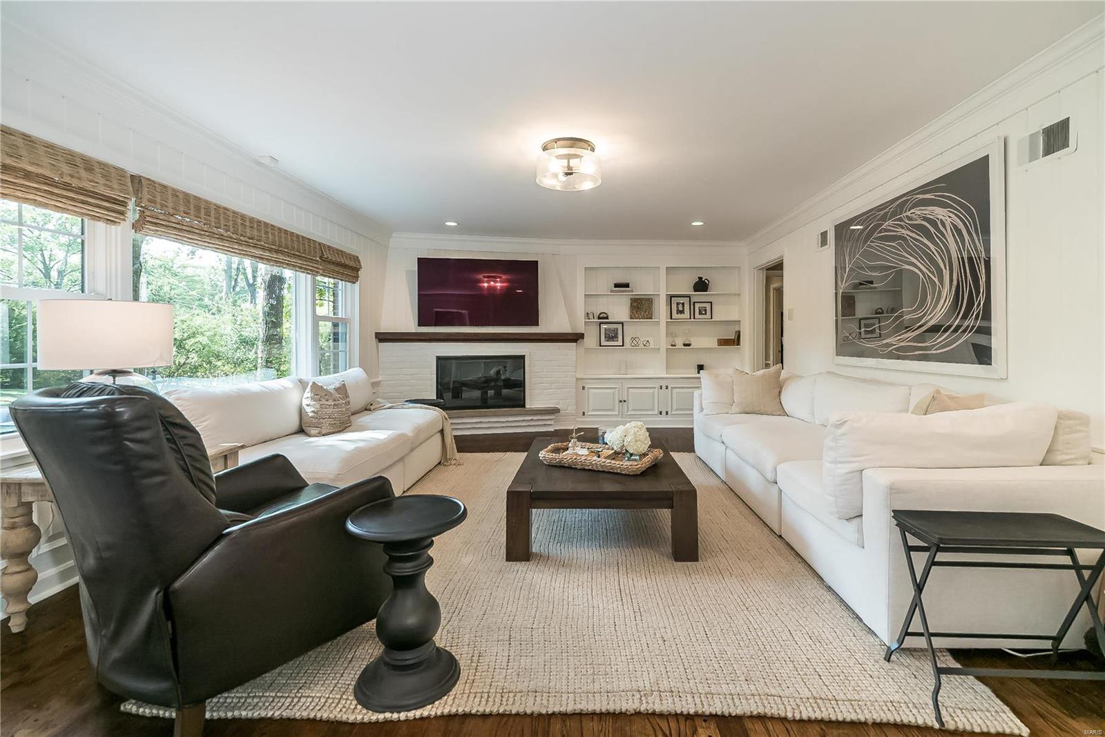 Coach-n-4 - Residential