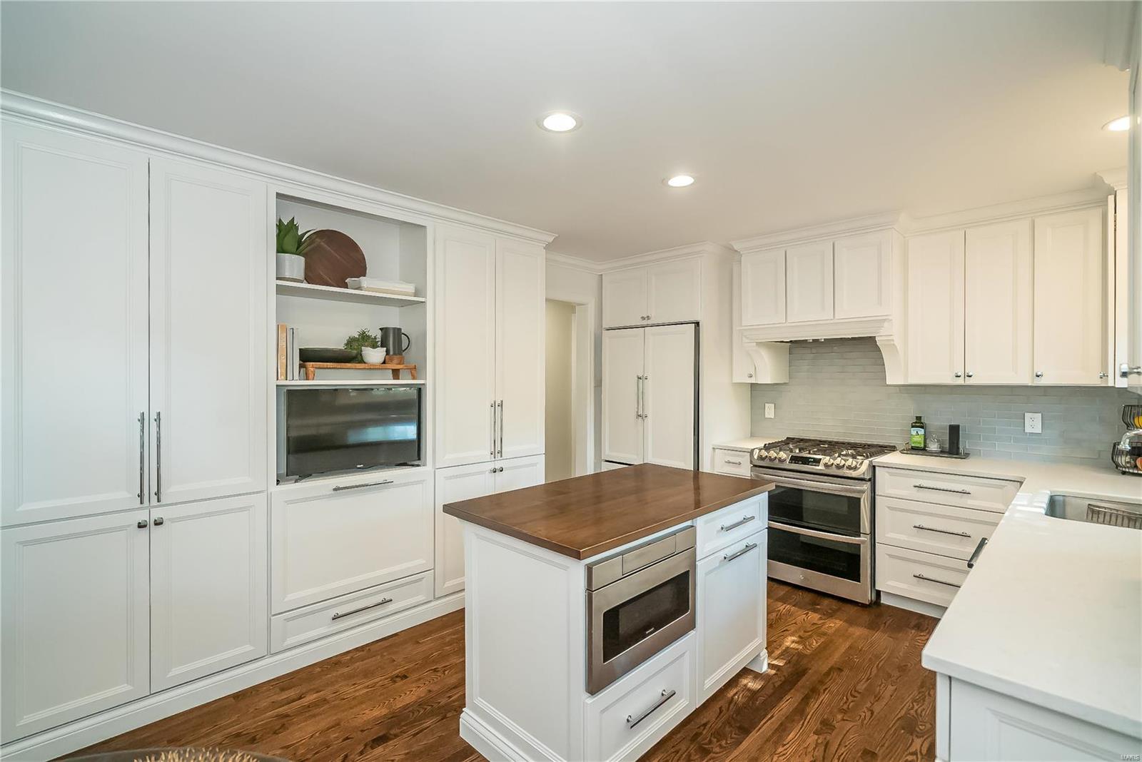 Coach-n-4 - Residential