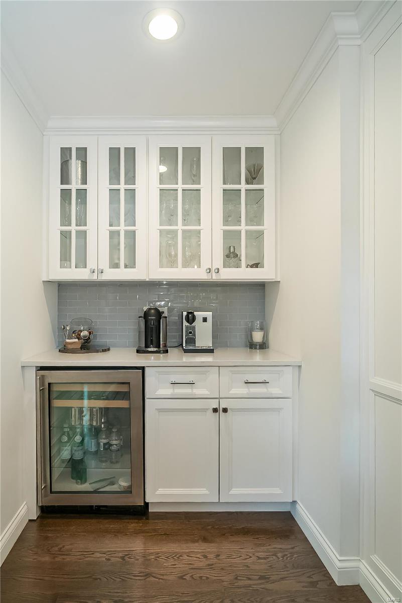 Coach-n-4 - Residential