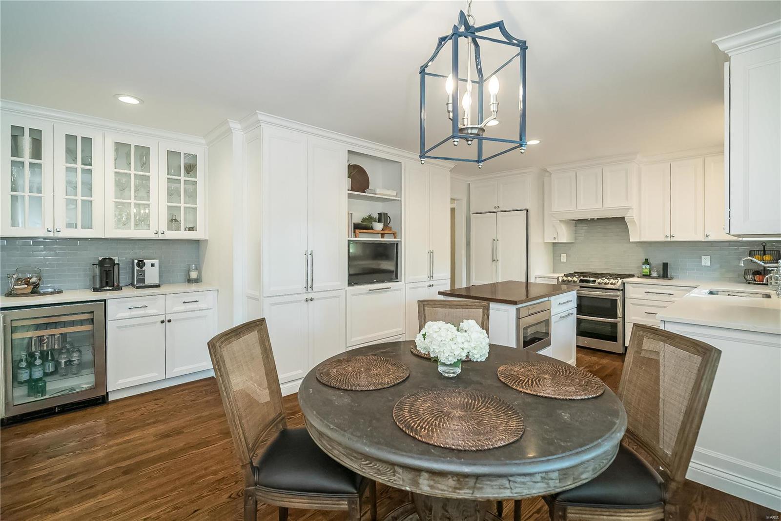 Coach-n-4 - Residential