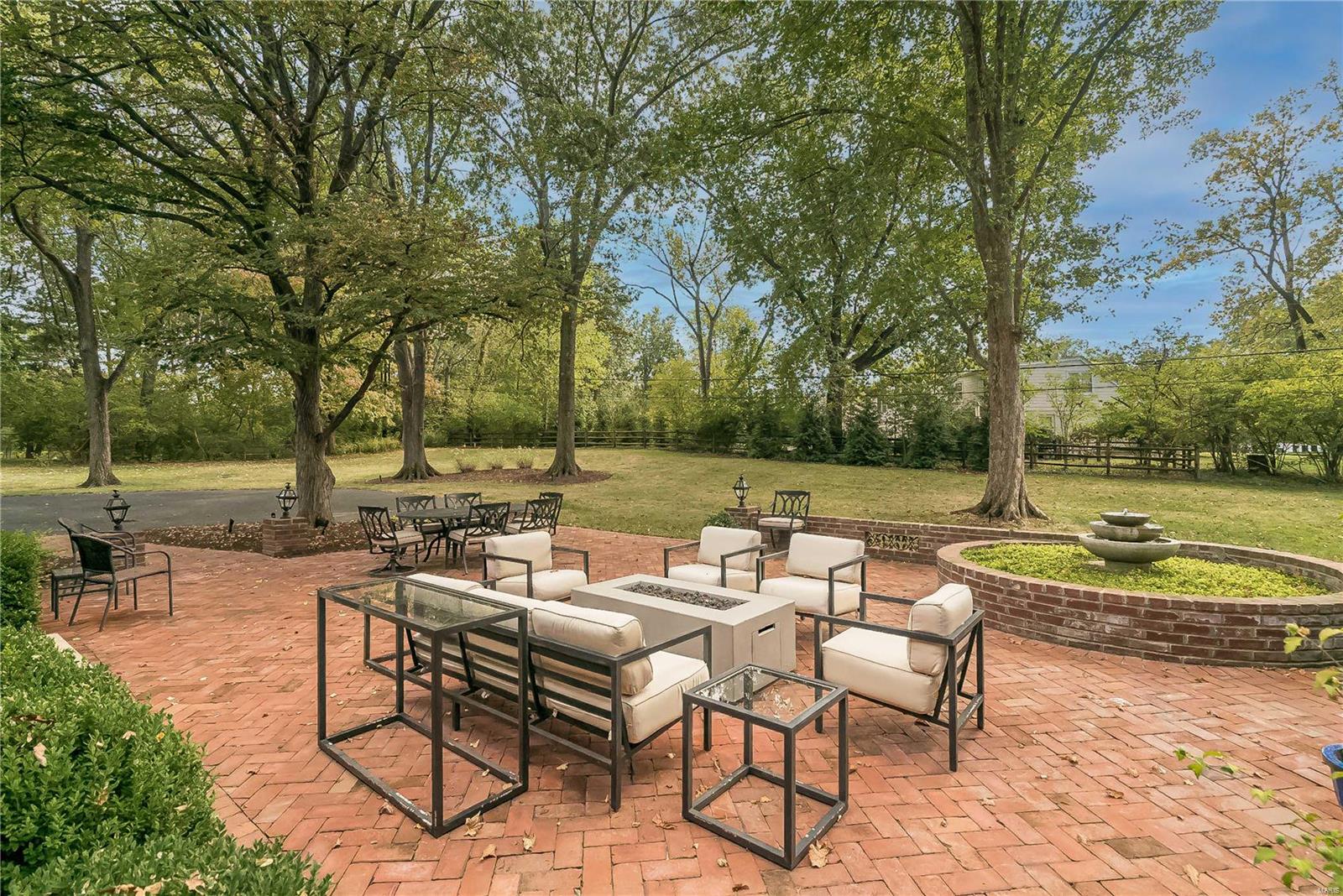 Coach-n-4 - Residential