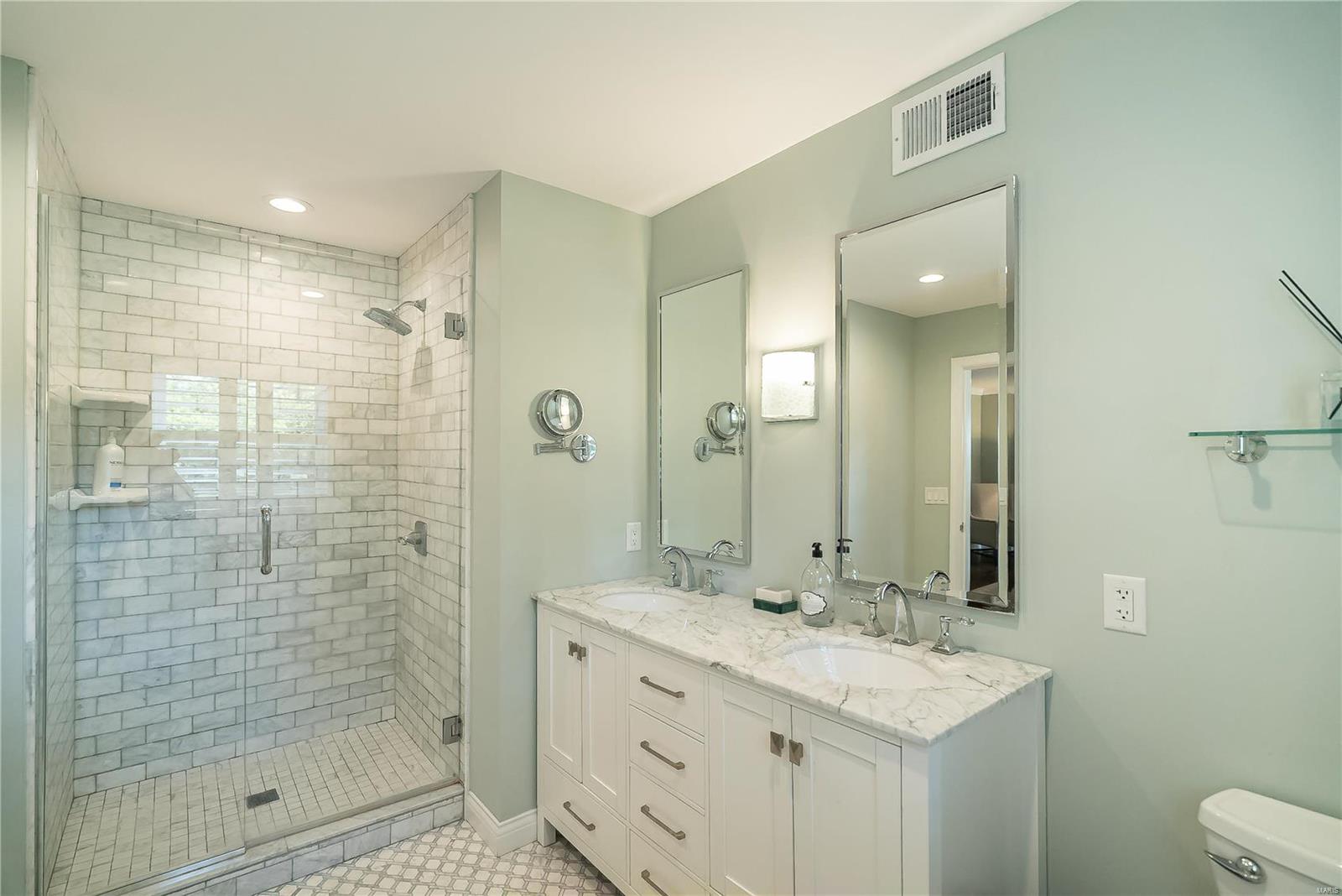 Coach-n-4 - Residential