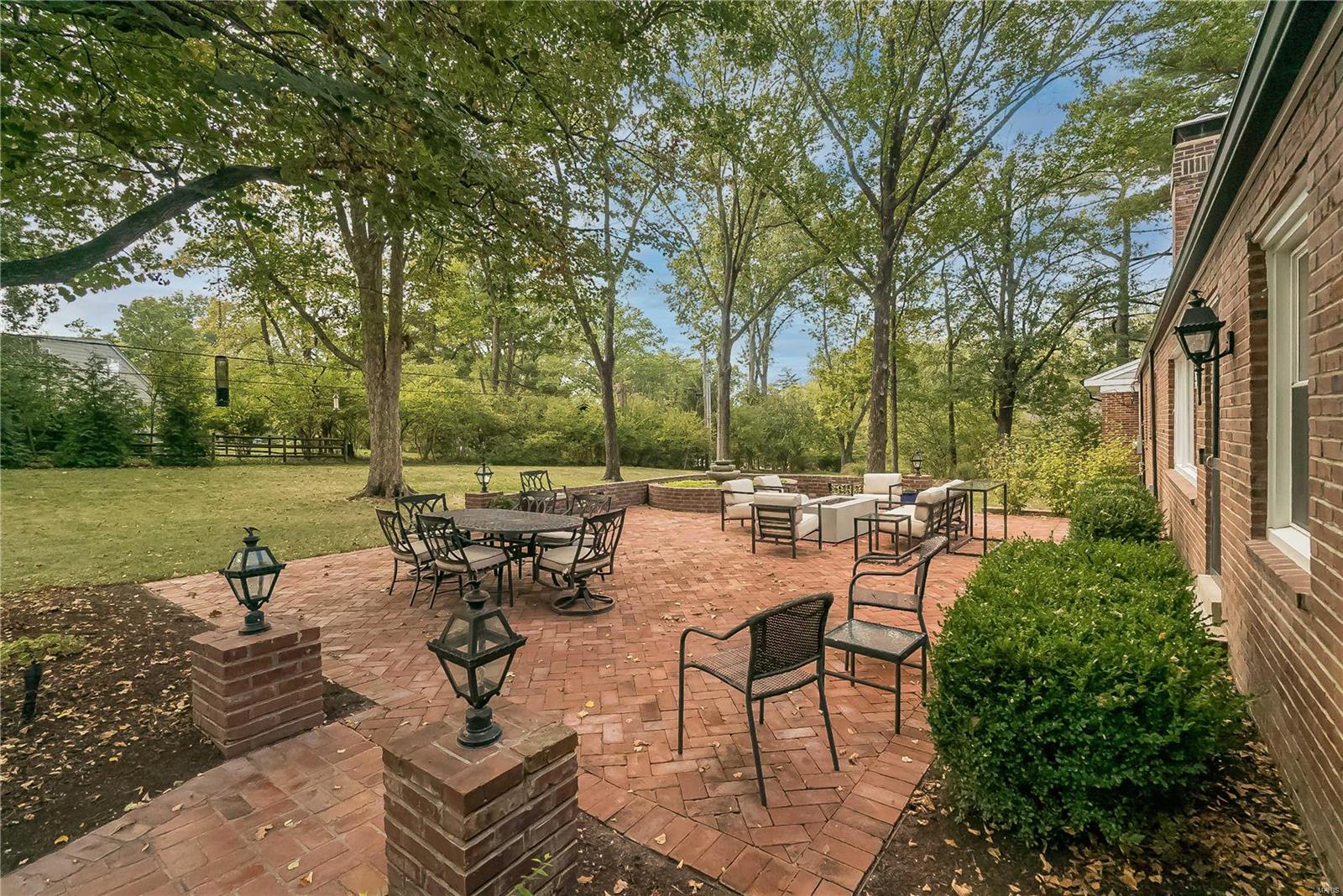 Coach-n-4 - Residential