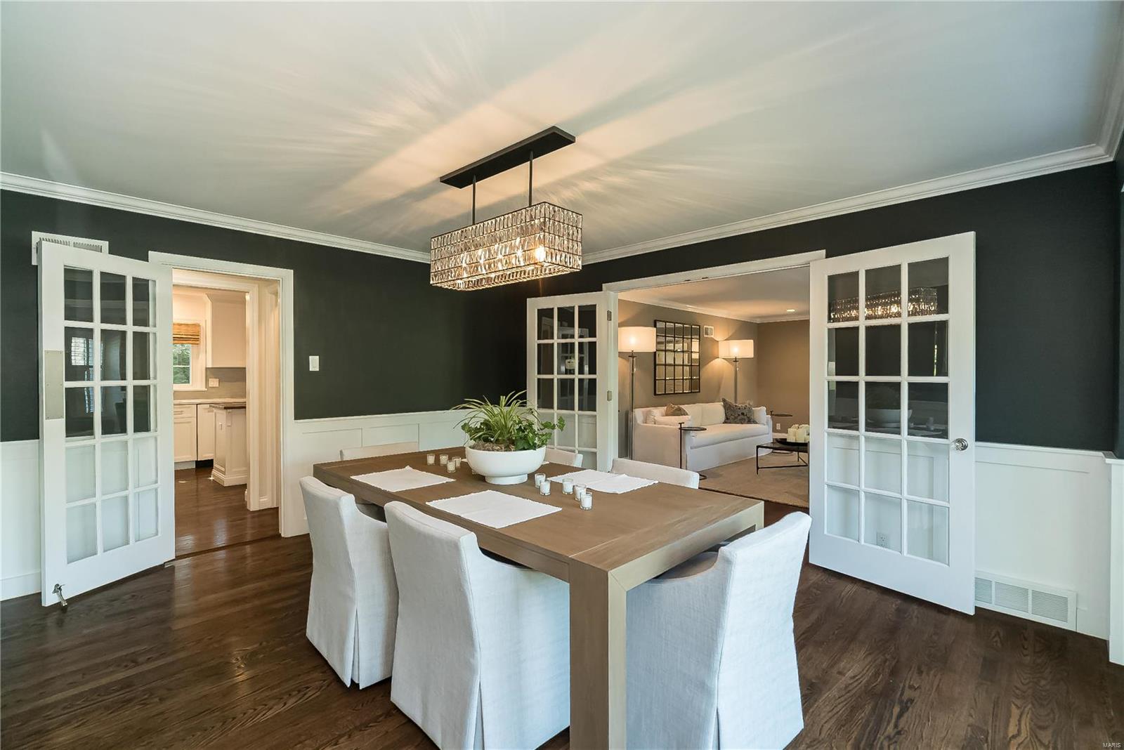 Coach-n-4 - Residential