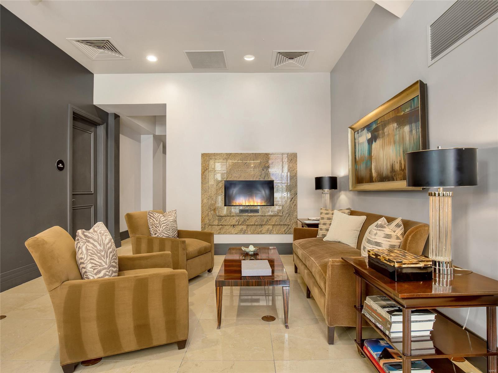 Crescent Condo - Residential