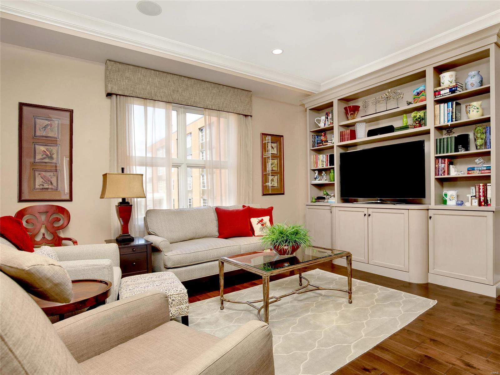 Crescent Condo - Residential