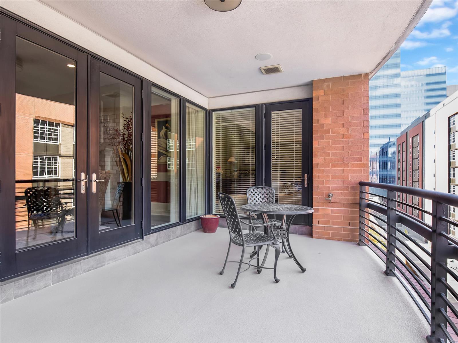 Crescent Condo - Residential