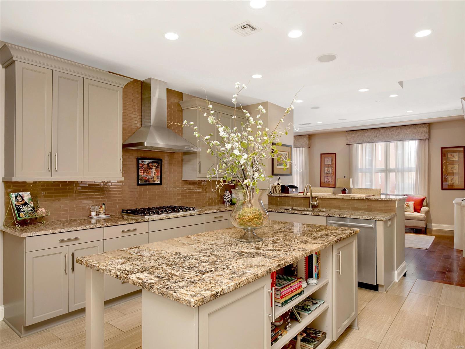 Crescent Condo - Residential