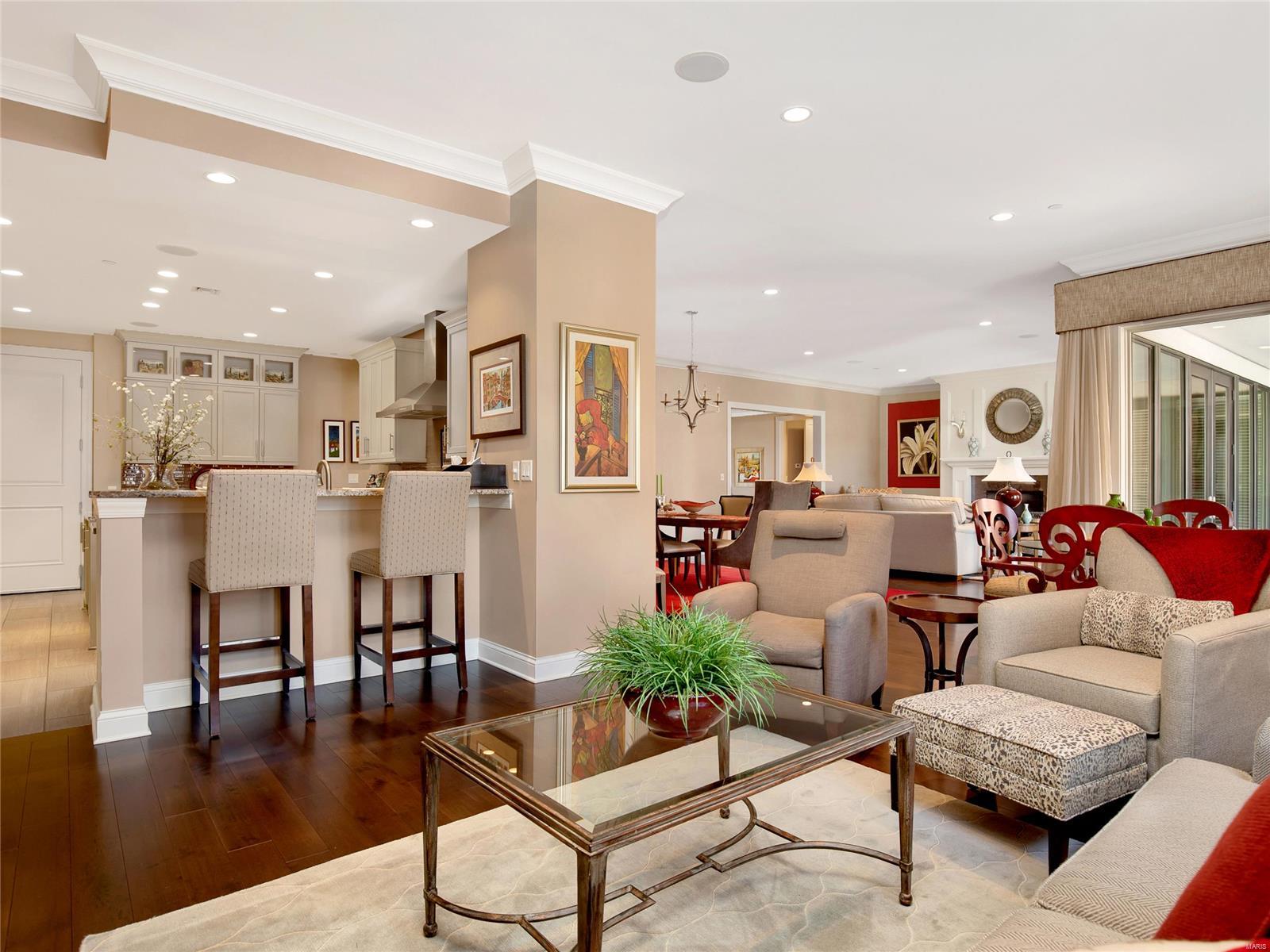 Crescent Condo - Residential