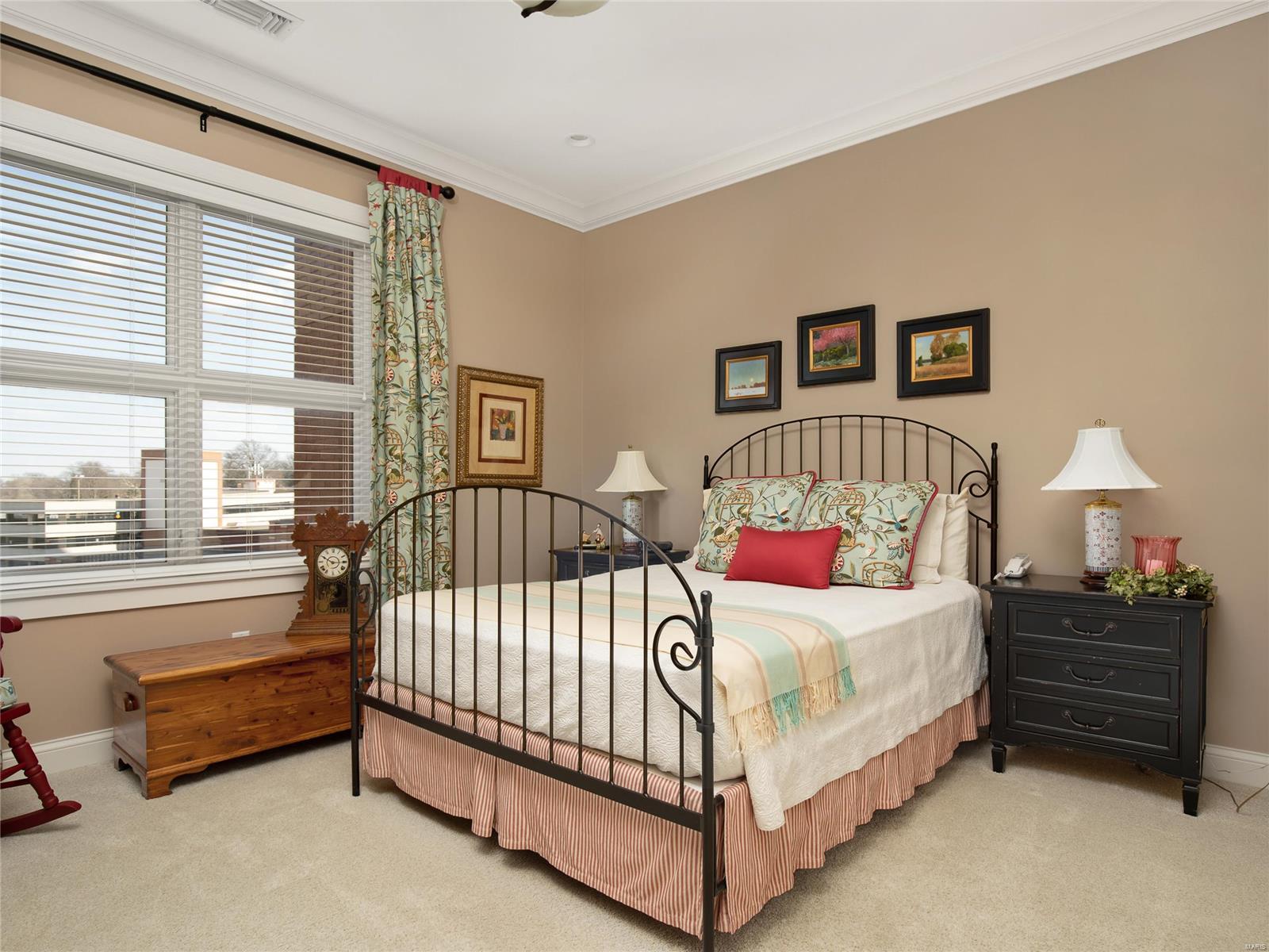 Crescent Condo - Residential