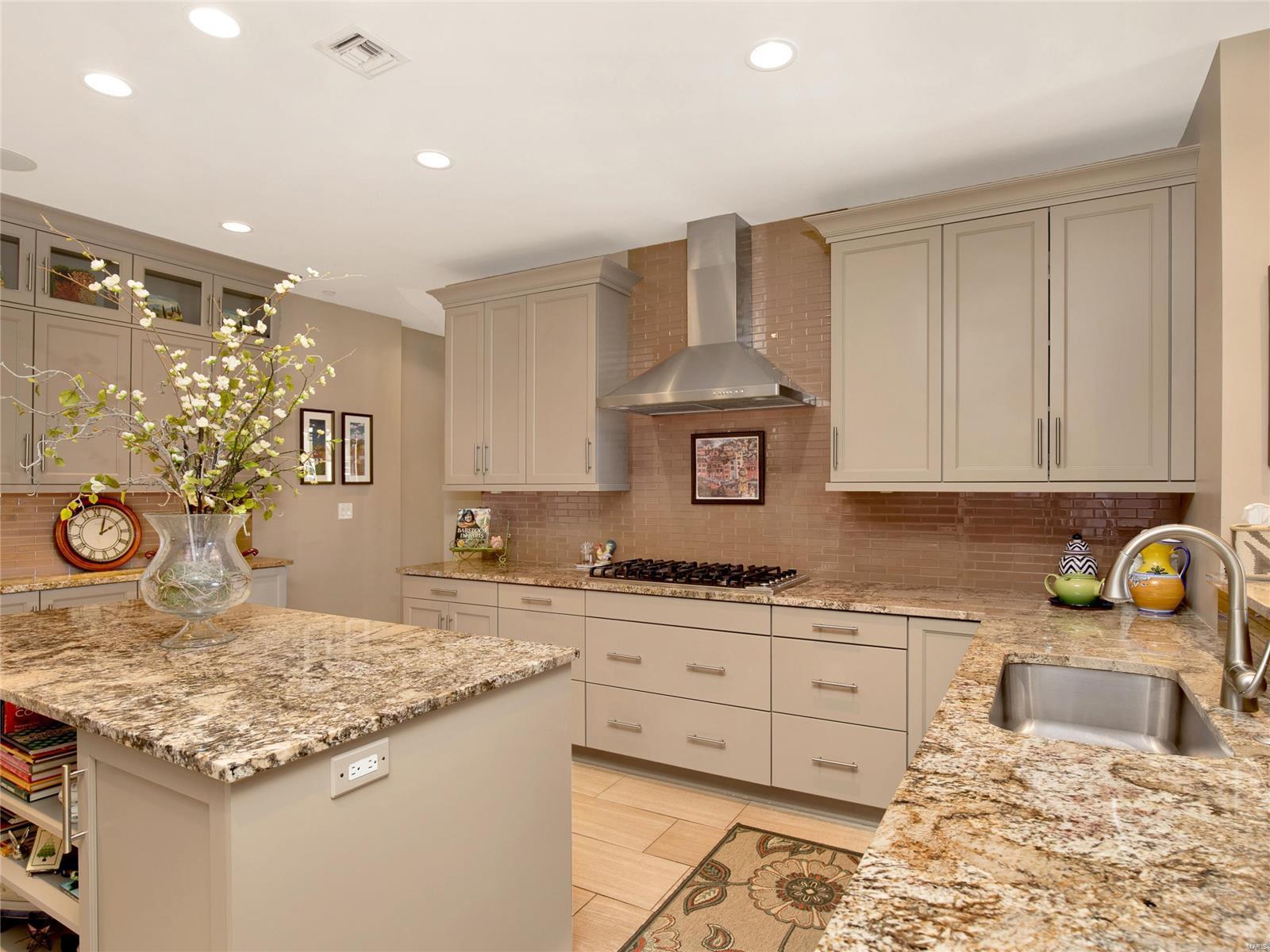 Crescent Condo - Residential