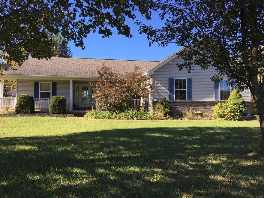 This home is part of an estate and needs a lot of TLC.  It sits in a beautiful subdivision on 5 beautiful acres.  The open floor plan makes it great for entertaining. representative from the seller will meet you at the home to let you in SpecialListingConditions: Probate