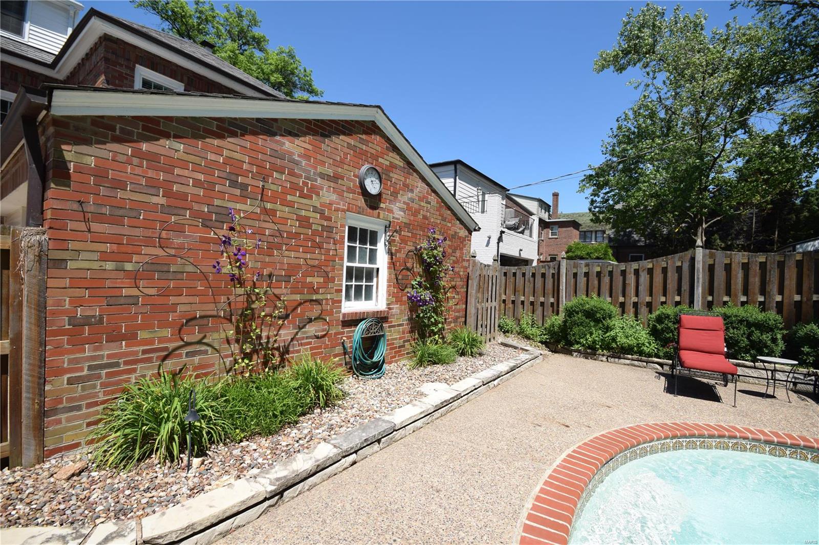 Davis Place - Residential