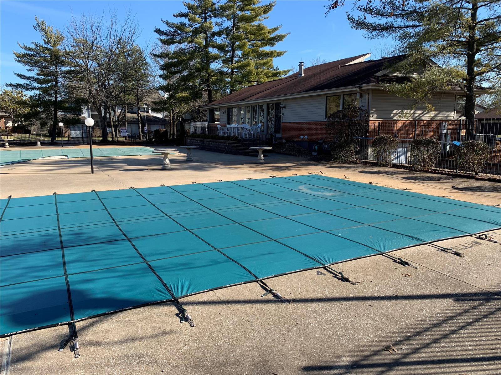 Treetop Condo One-M - Residential