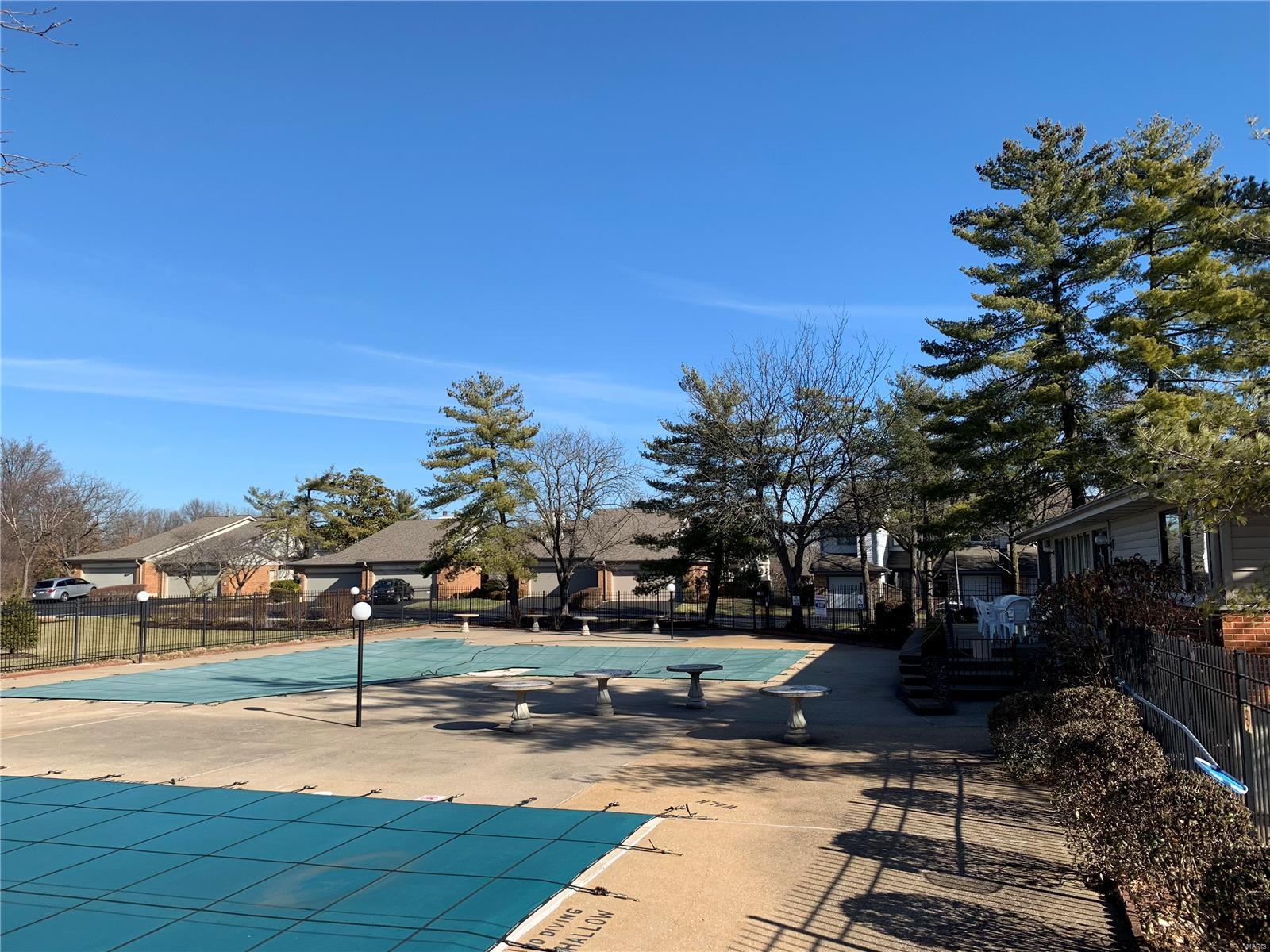 Treetop Condo One-M - Residential