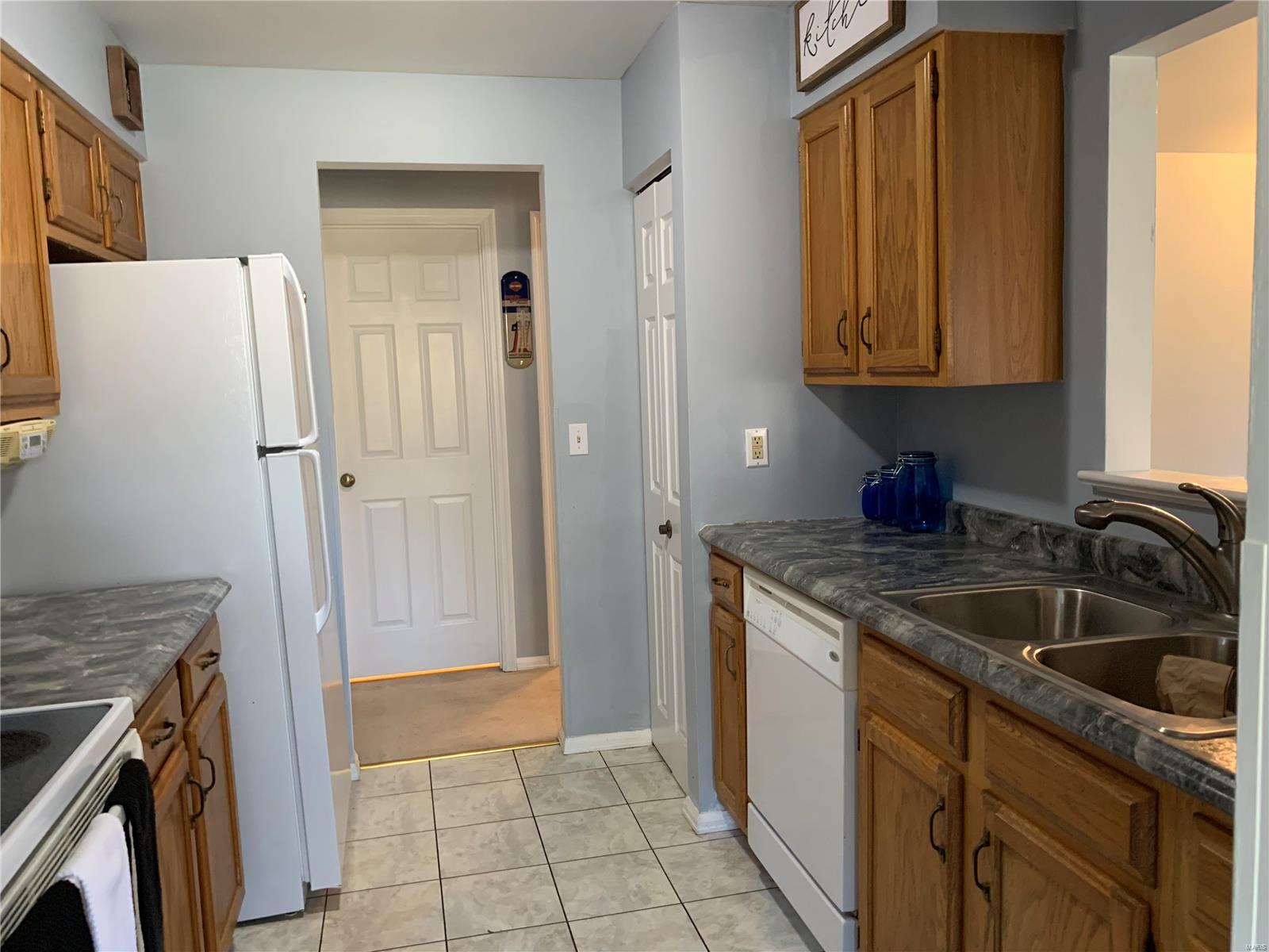 Treetop Condo One-M - Residential