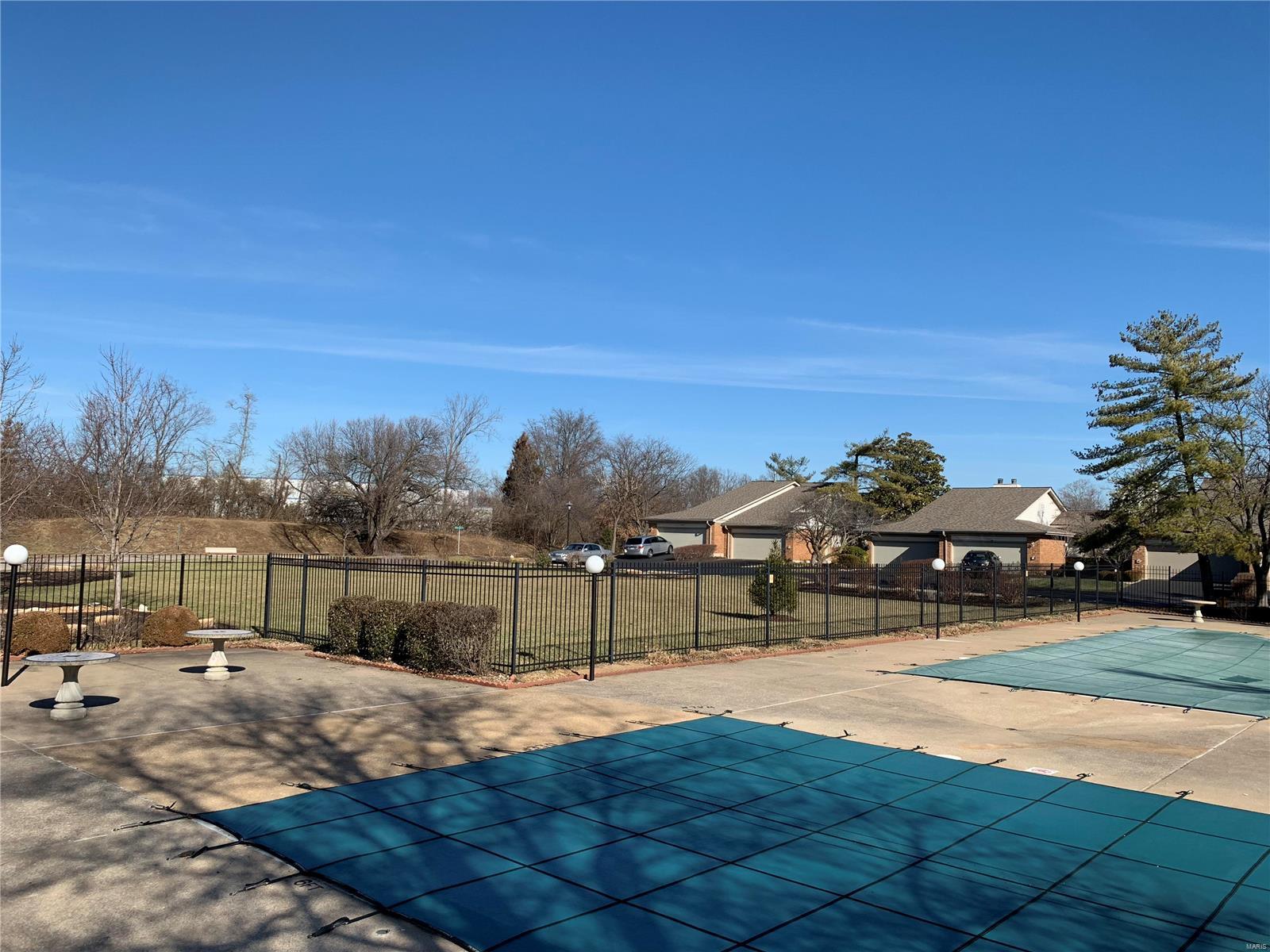 Treetop Condo One-M - Residential