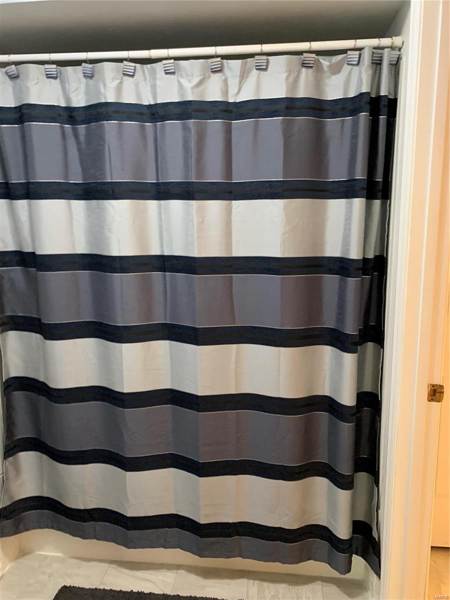 Treetop Condo One-M - Residential