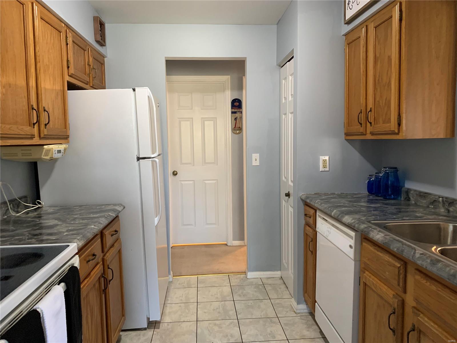 Treetop Condo One-M - Residential