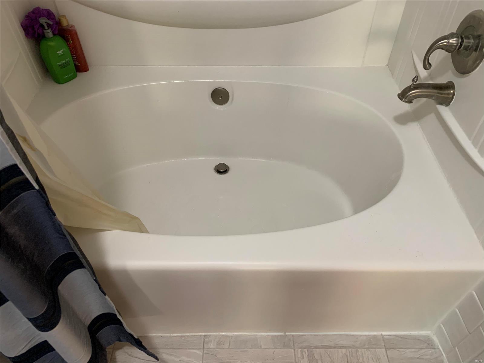 Treetop Condo One-M - Residential