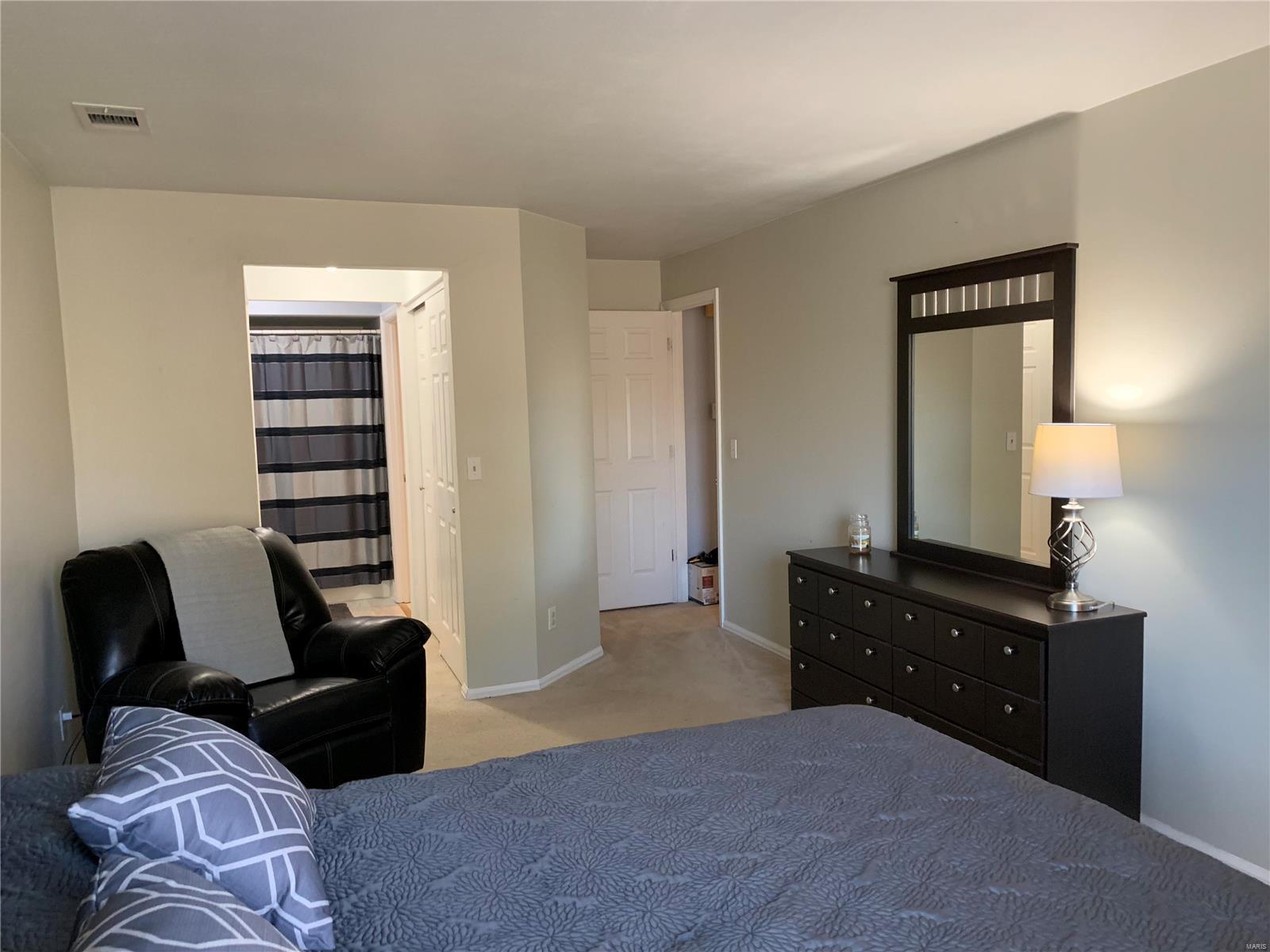 Treetop Condo One-M - Residential