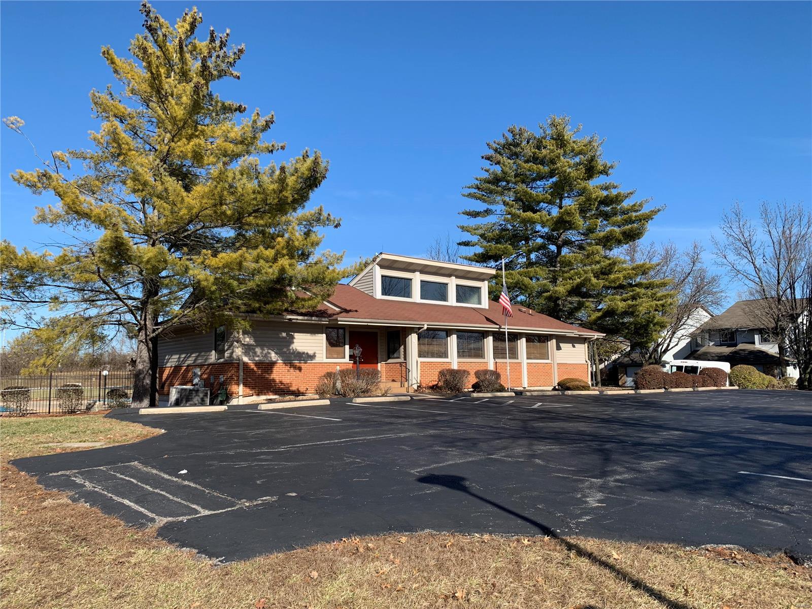 Treetop Condo One-M - Residential