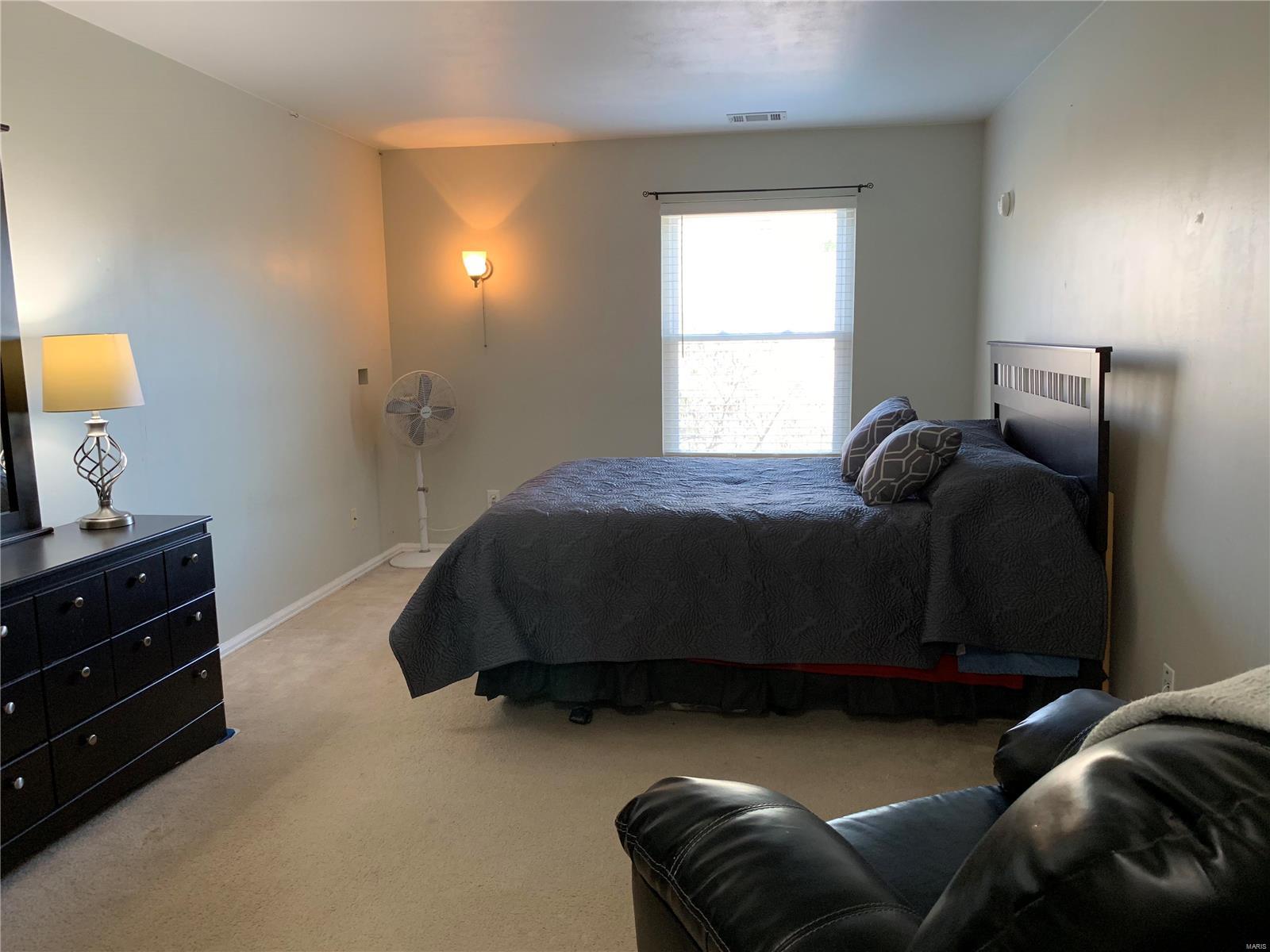 Treetop Condo One-M - Residential