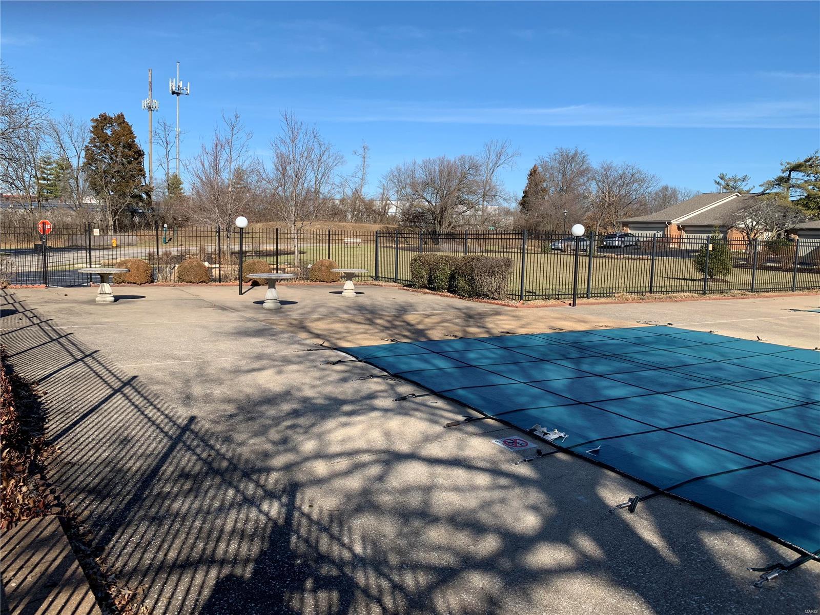 Treetop Condo One-M - Residential