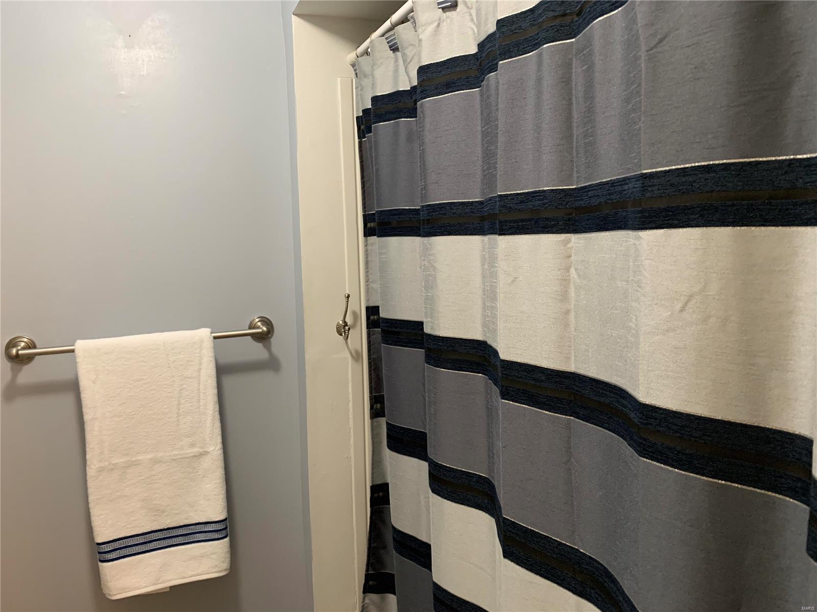 Treetop Condo One-M - Residential