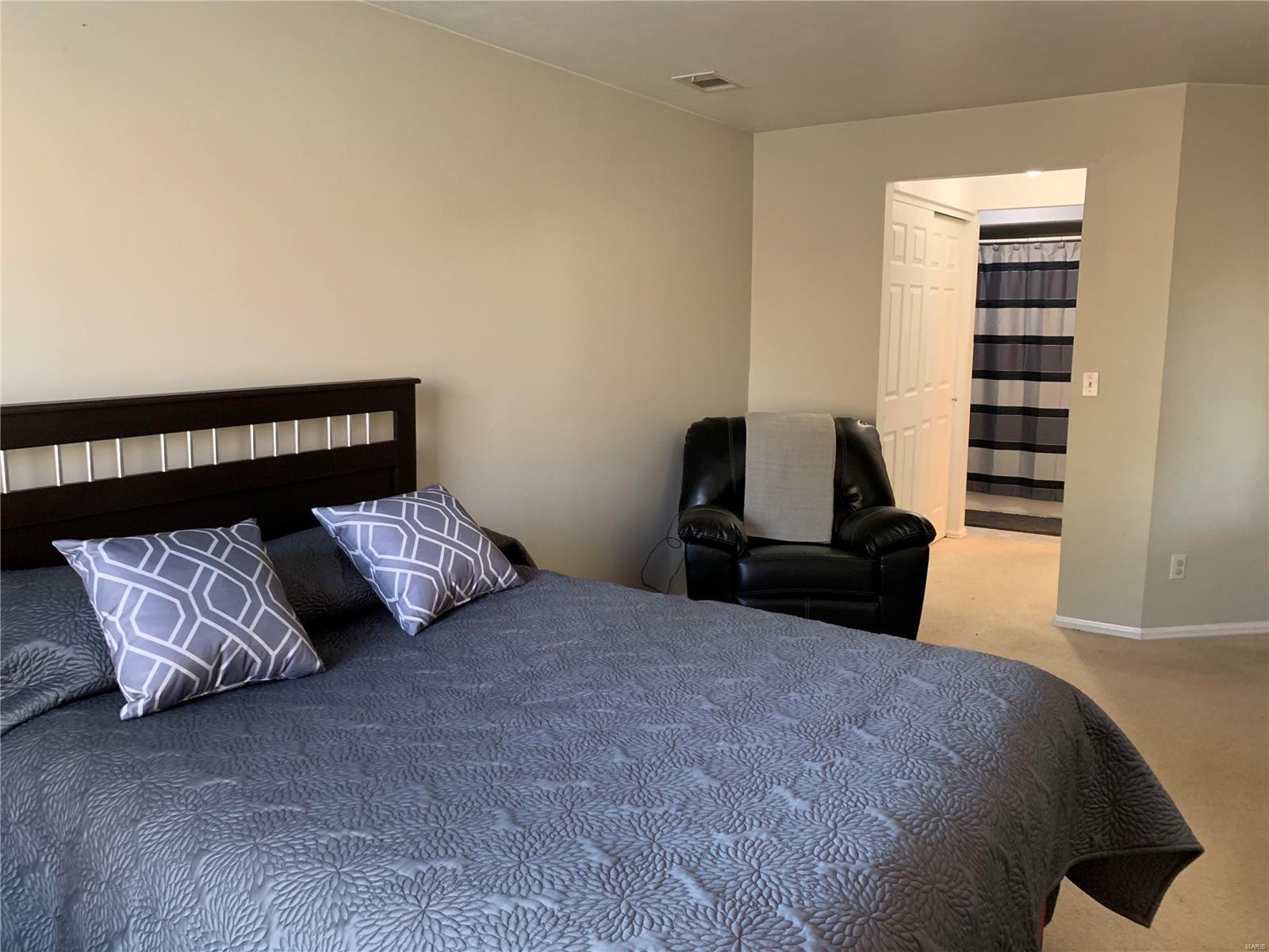 Treetop Condo One-M - Residential