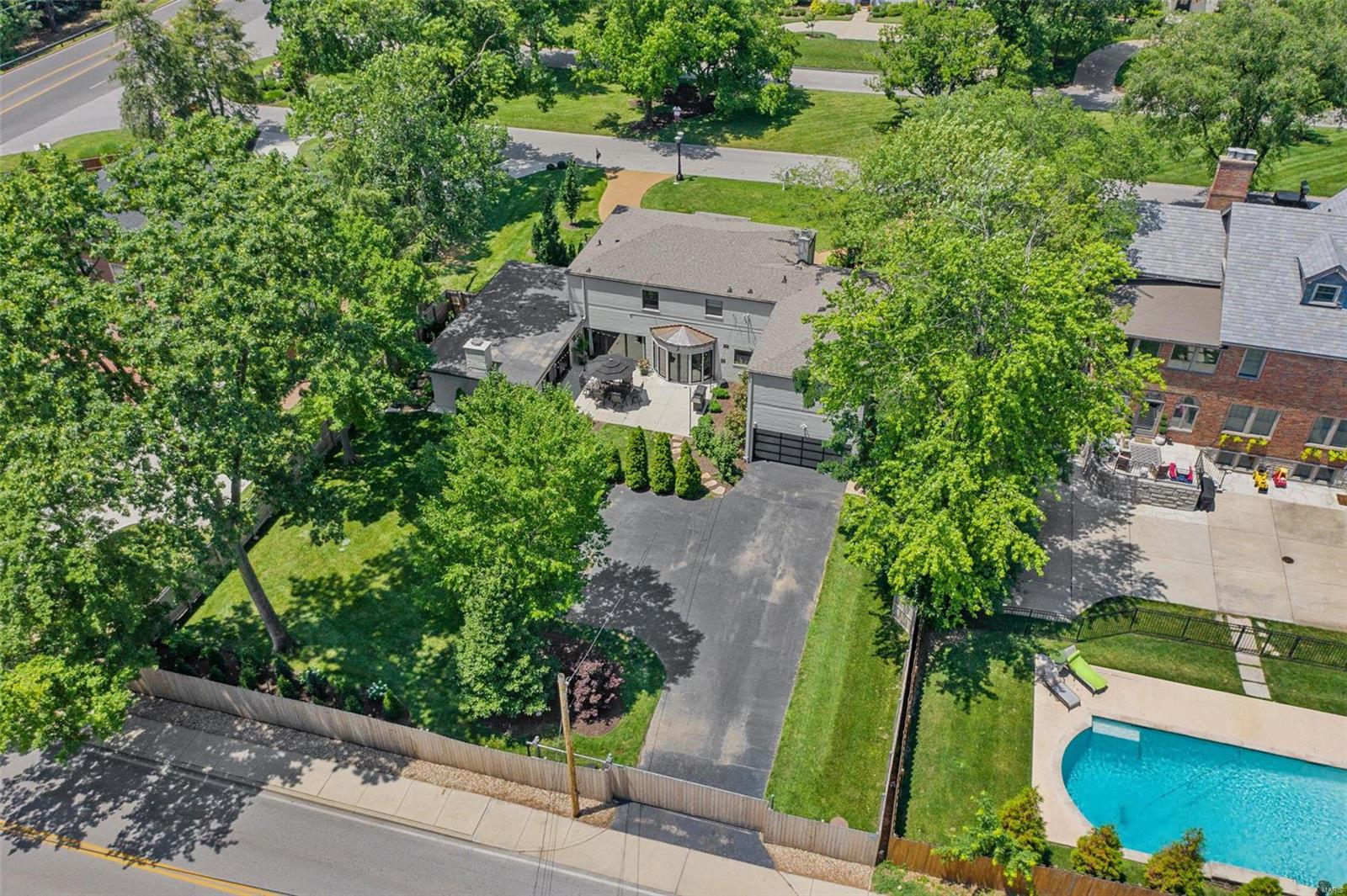 La Hacienda - Residential