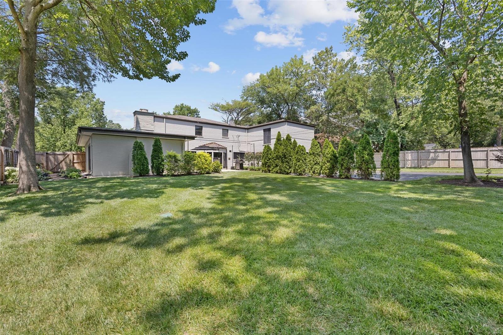 La Hacienda - Residential