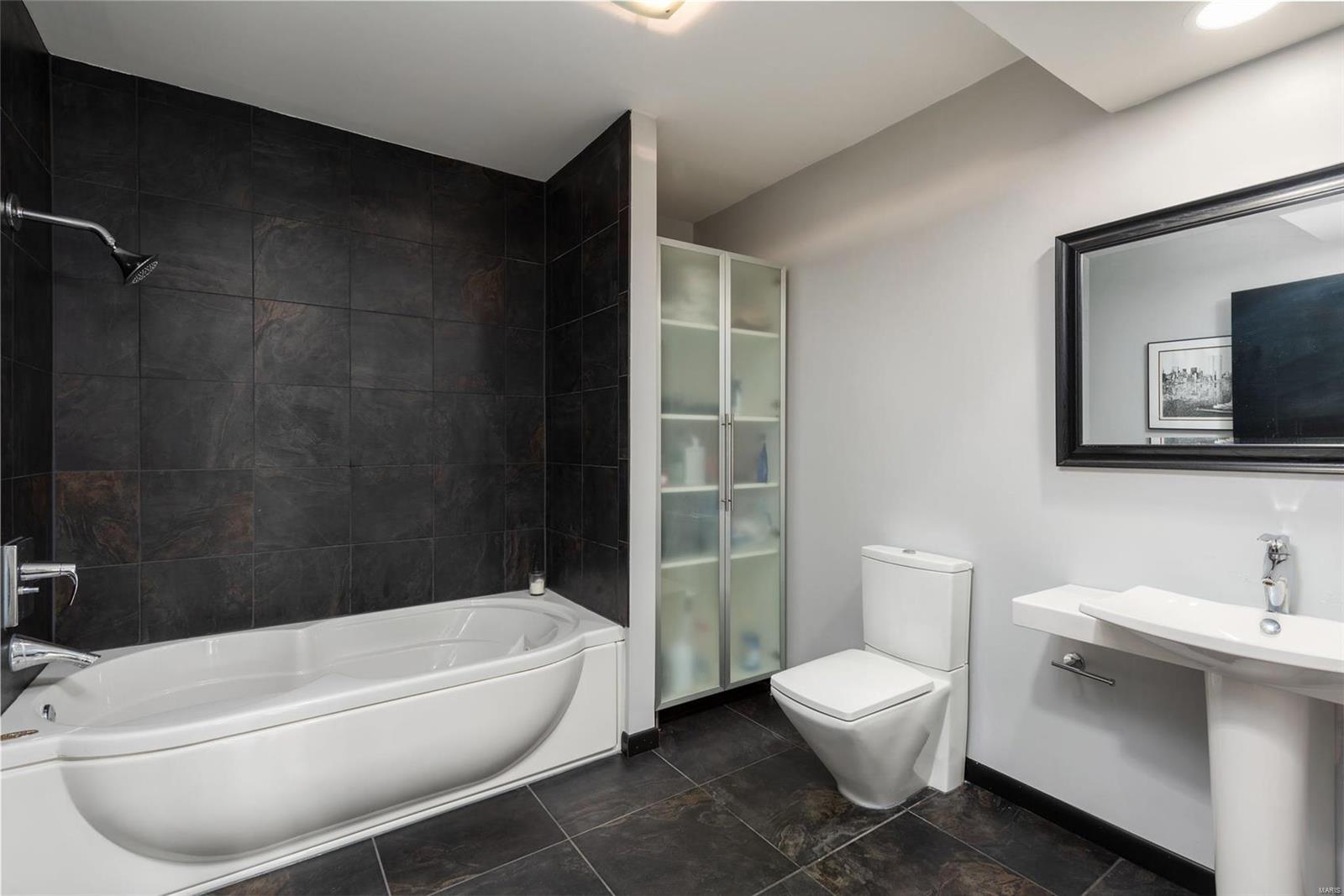 Quade Tr - Residential