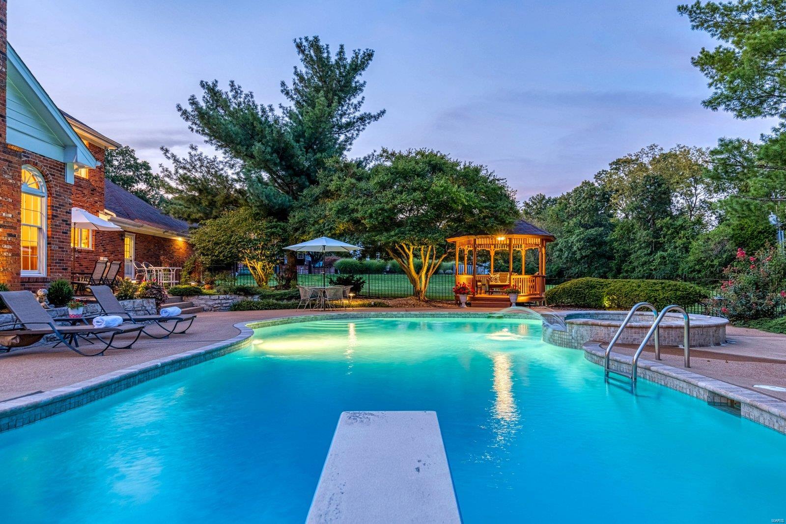 Chatsworth Place - Residential