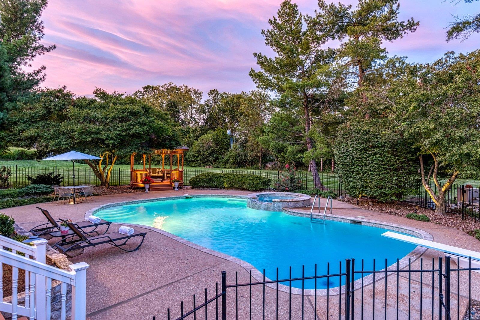 Chatsworth Place - Residential