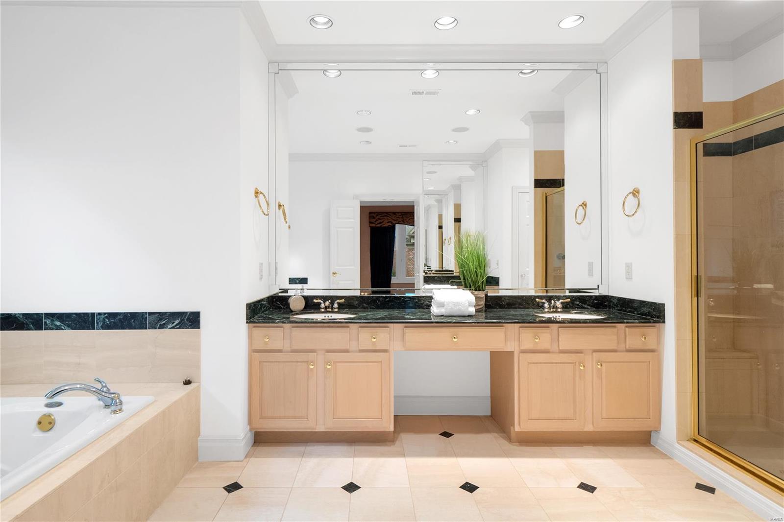 Clayton Lane - Residential